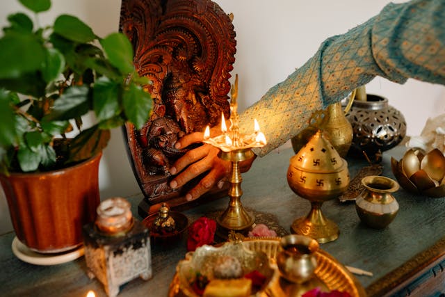 What is the Right Time to Do Pooja in Evening at Home